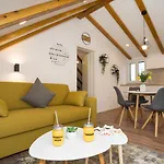 Fantattic Old Town Apartment