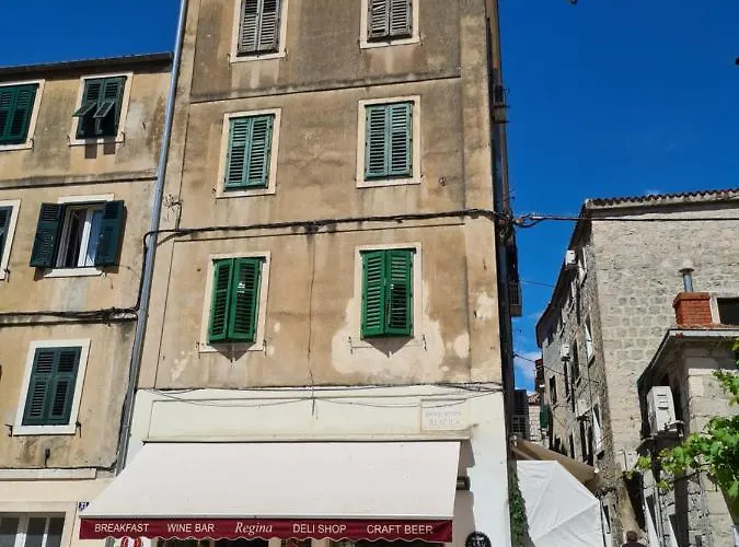 Fantattic Old Town Daire *