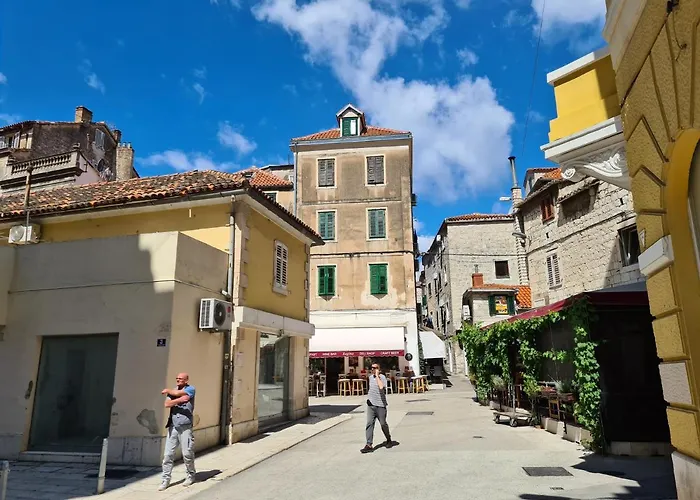 Fantattic Old Town